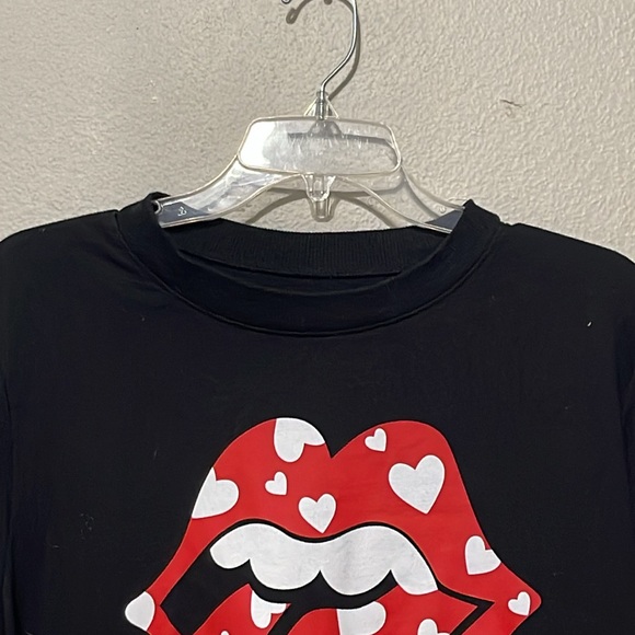 THE ROLLING STONES OVERSIZED HEART TONGUE CREWNECK SWEATSHIRT - Picture 4 of 9